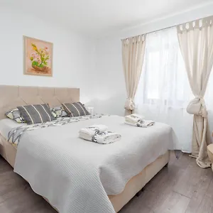 Alex Deluxe On Apartment Poreč