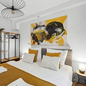 Stylisches 2-zimmer Ambient In Alsternaehe Mit Kingsize-bett & Schlafsofa Apartment